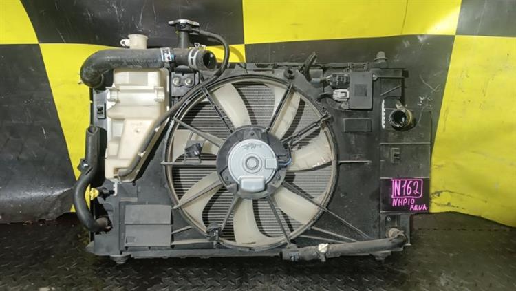 Радиатор основной Тойота Аква в Нижнеудинске 116562