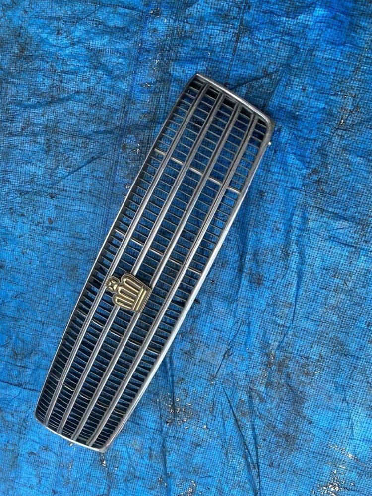 Решетка радиатора Тойота Краун в Нижнеудинске 193895