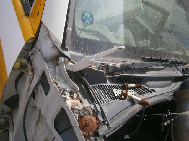 Решетка под лобовое стекло Тойота Хайлюкс Сурф в Нижнеудинске 29486