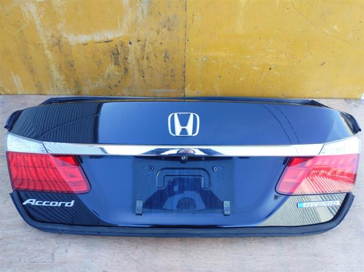Крышка багажника Хонда Аккорд в Нижнеудинске 50872