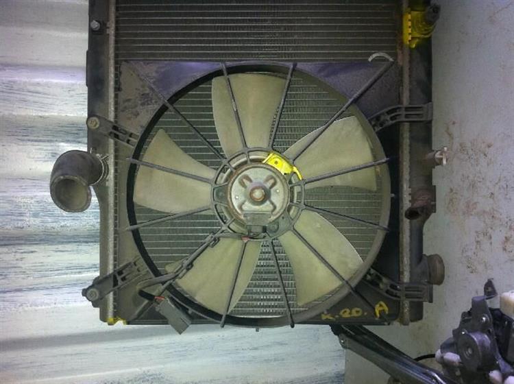 Диффузор радиатора Хонда Стрим в Нижнеудинске 7847