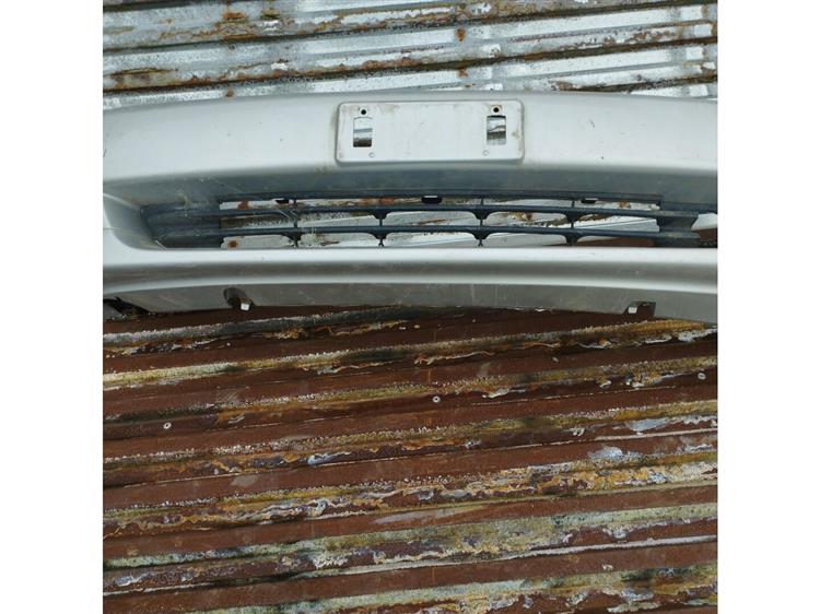 Решетка радиатора Тойота Платц в Нижнеудинске 91565